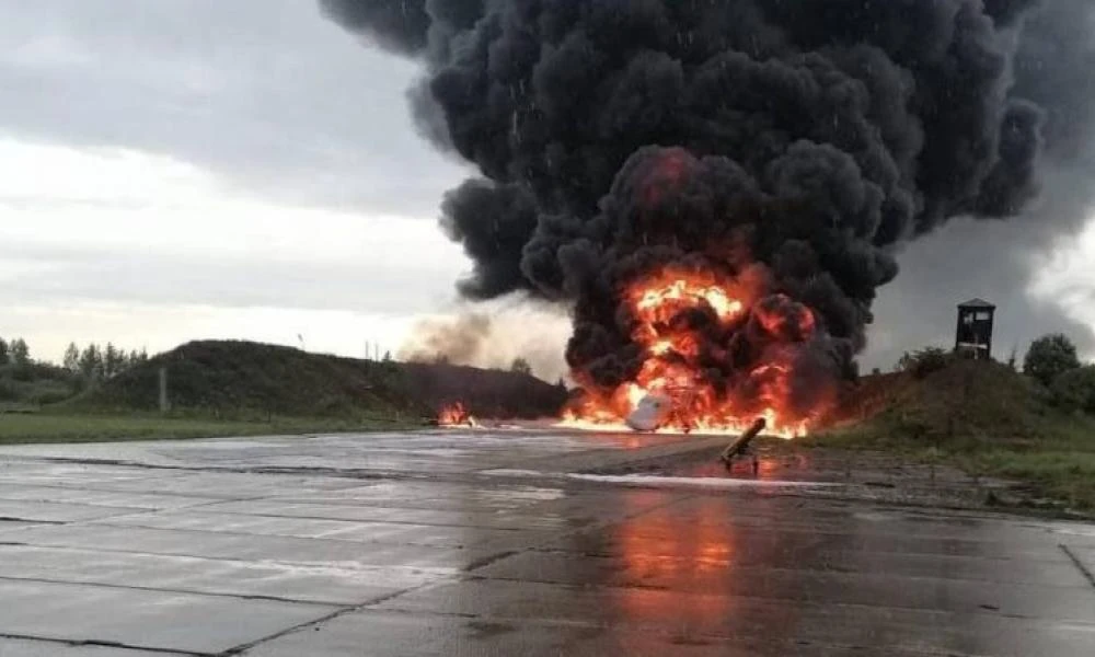 Ρωσικά drones καμικάζι "κεραυνοβόλησαν" την σημαντικότερη αεροπορική βάση των Ουκρανών-Στόχος οι πύραυλοι κρουζ Storm Shadow